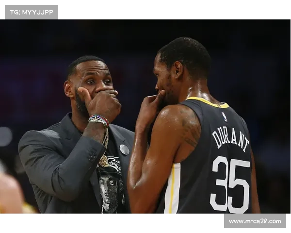 韦德谈雷迪克批评詹姆斯：他正练习高尔夫，根本不关心这些